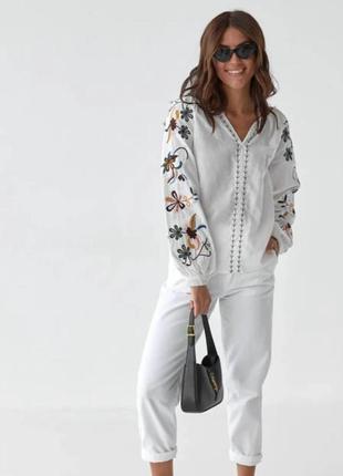 Стильна блузка вишиванка з квітковим принтом блуза з вишивкою