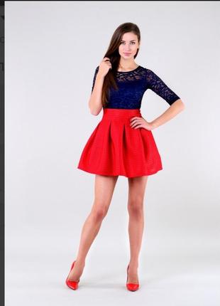 Красное синее платье с пышной юбкой