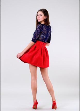 Красное синее платье с пышной юбкой