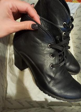 Шкіряні ботінки soldi на 38 розмір