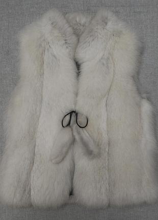 Короткий жилет из песца