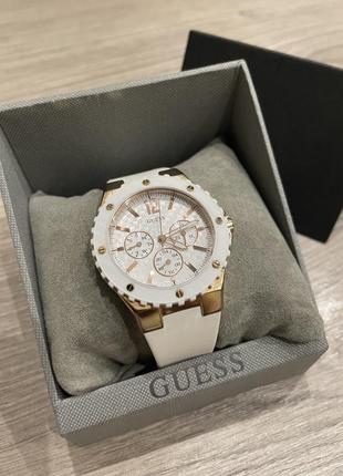 Часы guess