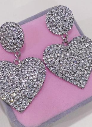 Сережки сережки кільця у формі серця камінням гвоздики хіт тренд у стилі 90 х і 2000х серце серця