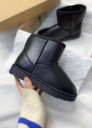 Черевики в стилі ugg mini black leather no logo