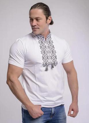 Вышиванка мужская. вышитая футболка белая мужская "гетьман" серая на белом 45942 фото