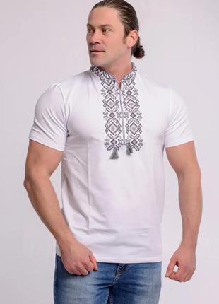 Вышиванка мужская. вышитая футболка белая мужская "гетьман" серая на белом 45944 фото