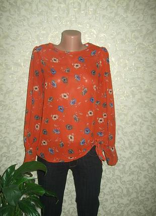 Красивая блуза в цветы