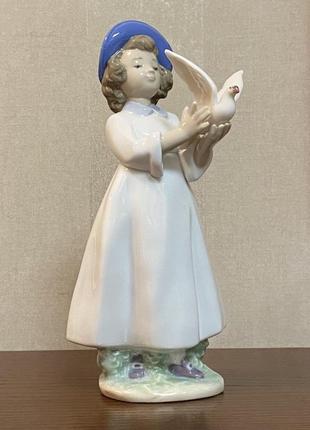 Порцелянова статуетка nao (by lladro) «я потурбую тобі літати», нова.