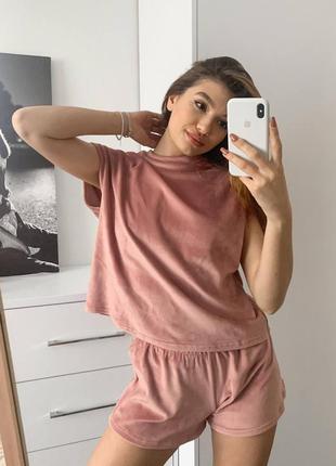 Красивая пижама с шортами