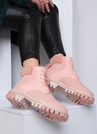 Ботинки женские зимние розового цвета