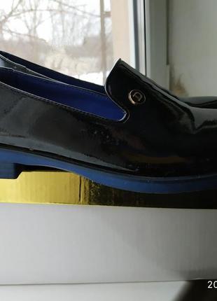 Лаковые туфли/лоферы с синей подошвой (25,5)3 фото