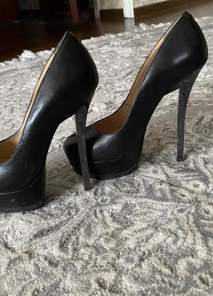 Туфли черные высокий каблук кожаные туфли с закрытым носком3 фото