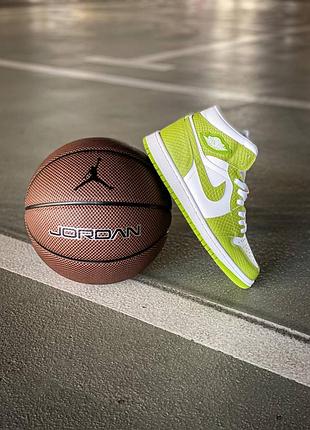 Кроссовки nike air jordan 1 mid "green python"