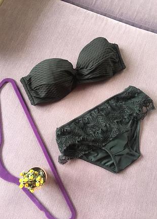 Красивий низ від купальника з мереживом