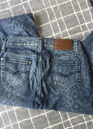Розпродаж! стильні вузькі джинси з візерунками xs-s2 фото