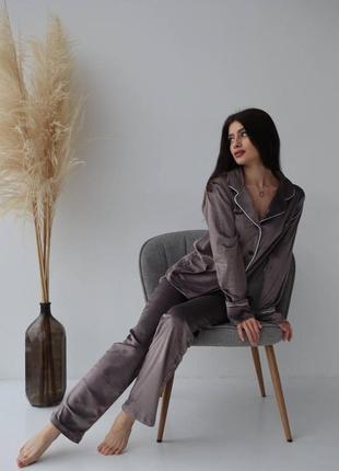 Женская коричневая велюровая пижама3 фото