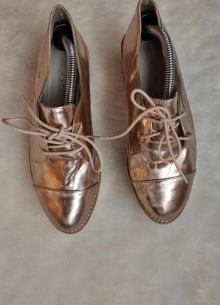 Золоті блискучі натуральні шкіряні черевики туфлі на платформі броги зі шнурівкою балетки aldo7 фото