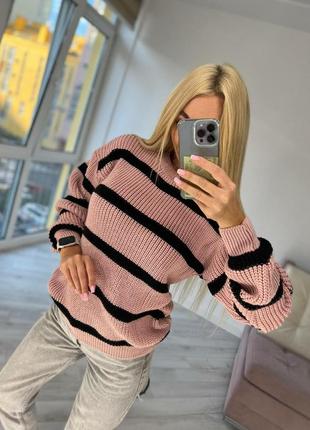 Вязаный женский свитер теплый зимний в полоску белый черный синий лиловый оверсайз ван сайз шерстяной