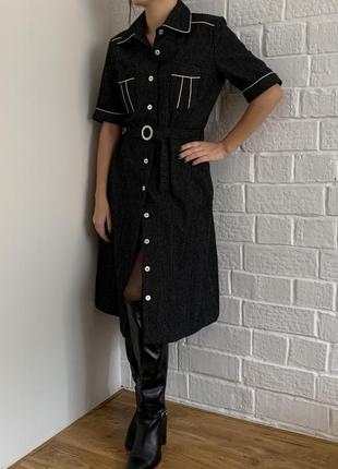 Шерстяное платье миди с поясом