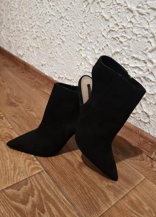 Zara туфлі