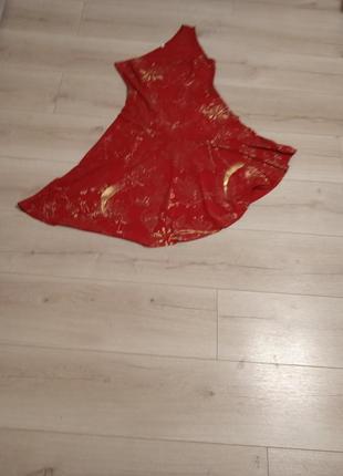 Плаття на одне плече