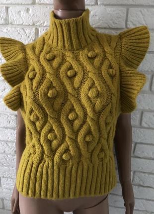 Шикарный свитер - жилетка фирмы zara, очень стильный дизайн, модный цвет, приятная на ощупь ткань.