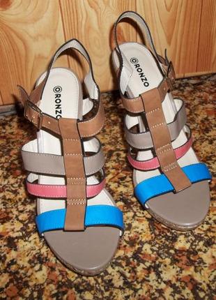 Туфлі (сандалі) на платформі і танкетці - підборах