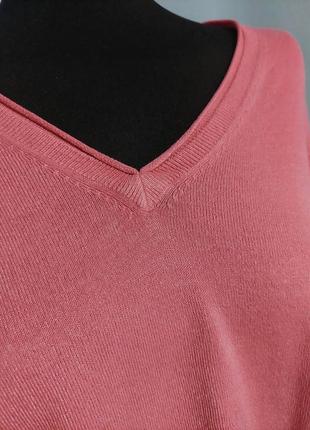 Брендовый стильный пуловер розового цвета2 фото