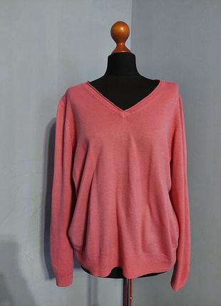 Брендовый стильный пуловер розового цвета