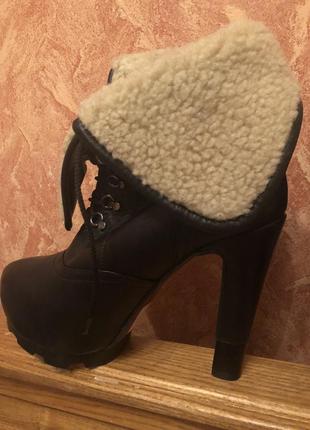 Чоботи на овчині