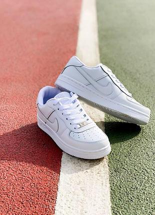 Чоловічі кросівки nike air force 1 білі найк аїр форс 1 весна літо осінь