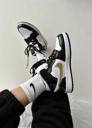 Кроссовки nike air jordan 1 retro white gold black4 фото