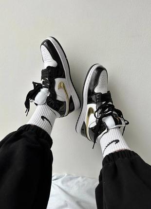 Кроссовки nike air jordan 1 retro white gold black3 фото