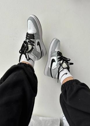 Кроссовки nike air jordan 1 retro white grey black1 фото