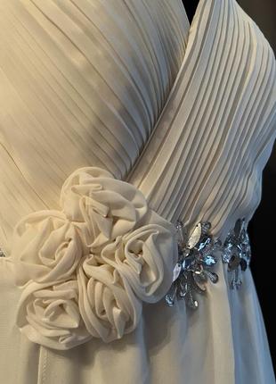 Белое молочное платье для свадьбы выпускного с декором sonrisa декольте мыды7 фото