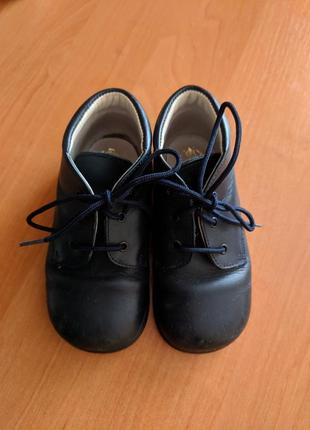 Ботинки, сапожки, черевички1 фото