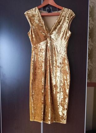 Платье бархатное снижение