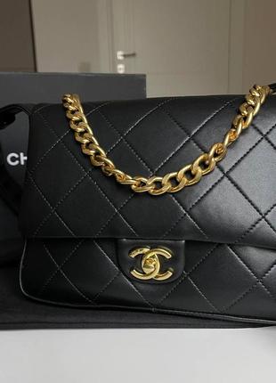 Кожаная сумка в стиле chanel