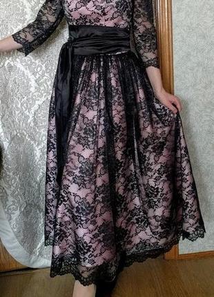 Вечірній мереживну сукню в стилі ретро