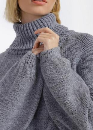 Женский свитер свободного фасона.2 фото