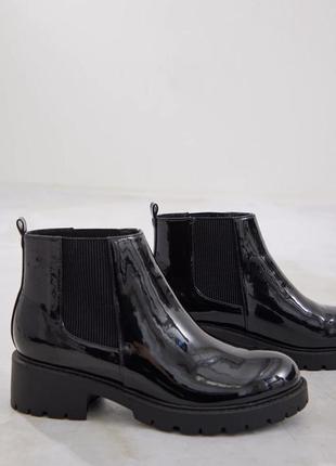 Черные лакированные ботинки челси2 фото