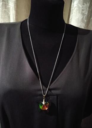 Бабочка 🦋. кулон, подвеска из стекла на серебристой цепочке. длина цепочки 60 см.