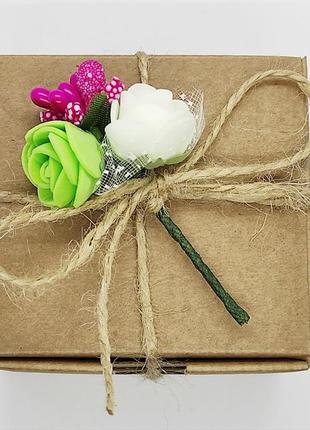 Маленький кулон з квітами, кулон в подарунок для дівчини, трендова біжутерія з епоксидної смоли3 фото