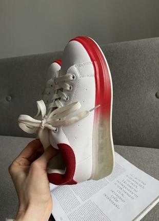 Жіночі білі кеди кросівки із яскравою підошвою5 фото