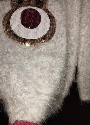 Свитер белый с оленем ярким белая кофта теплая пушистый свитер.5 фото