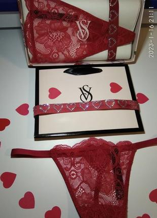 Подарочный набор ко дню XI валентина трусики + подвязка victoria’s secret с камушками5 фото