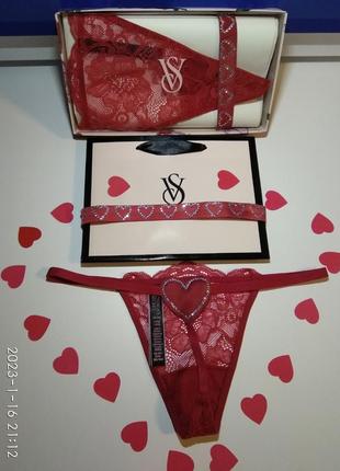 Подарочный набор ко дню XI валентина трусики + подвязка victoria’s secret с камушками6 фото