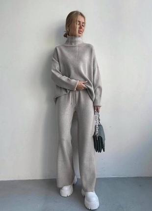 Жіночий костюм