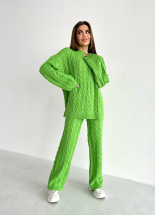 Стильний теплий жіночий брючний костюм, зелений колір4 фото