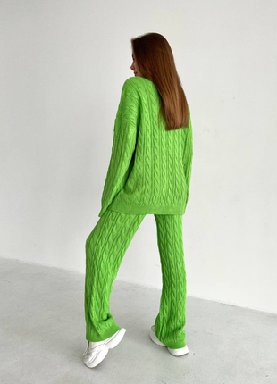 Стильный теплый женский брючный костюм, зеленый цвет8 фото